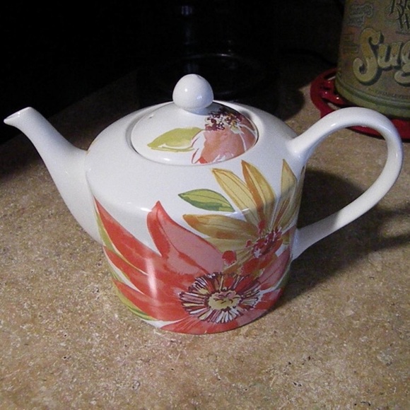 Summer Daisey tea pot. by 222 Fifth - Picture 6 of 6